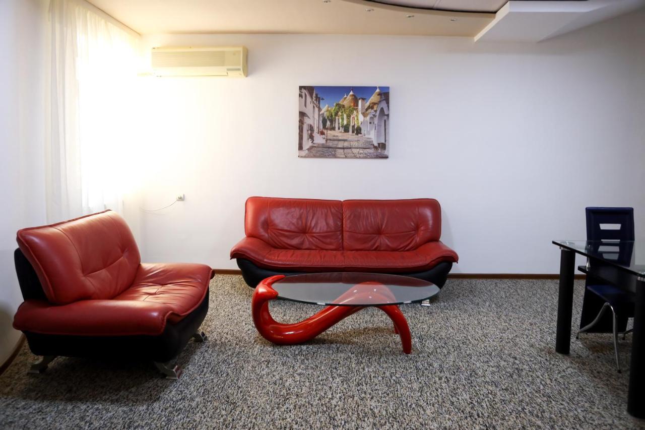 Hotel No Problem Erivan Exterior foto