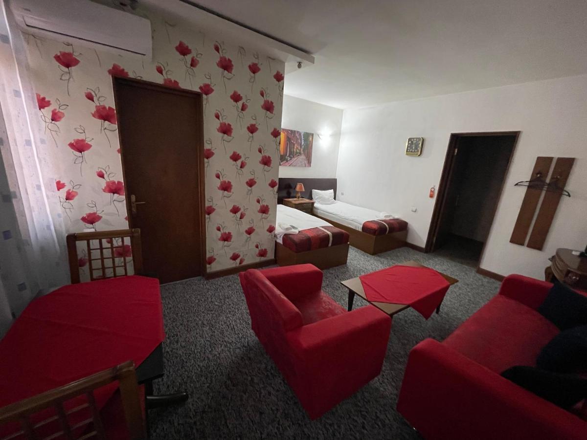 Hotel No Problem Erivan Exterior foto